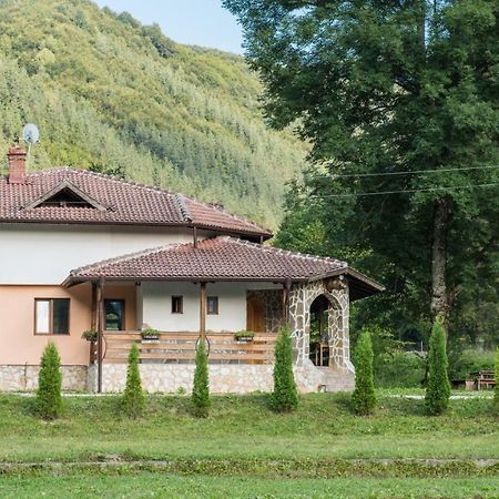 Къща За Гости Черна Река リバリツァ エクステリア 写真